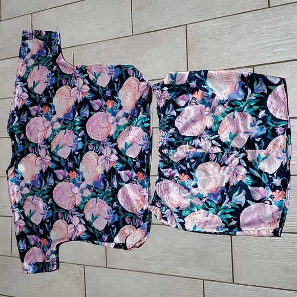 Satin and Beaux Women's L Pajama Short Set with Clam Shell and Floral Design - Picture 3 of 3